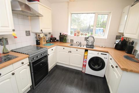 3 bedroom semi-detached house for sale, Worcester Road, Maidstone