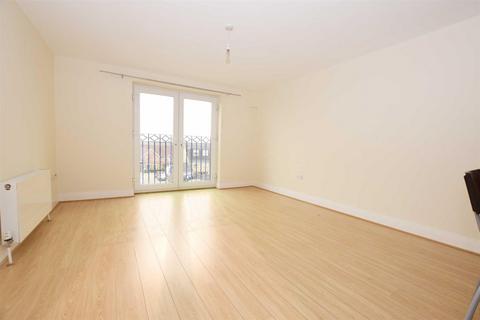 2 bedroom flat to rent, Stockbridge Close, Cheshunt Waltham Cross EN7