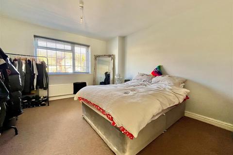 4 bedroom detached house for sale, Reservoir Road, Gloucester GL4