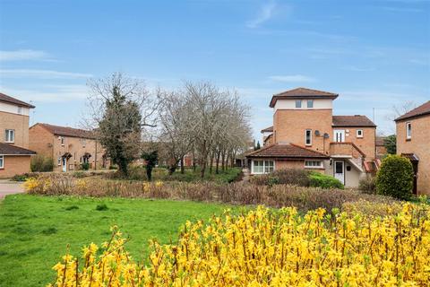13 Capian Walk, Two Mile Ash, Milton Keynes, MK8 8HH