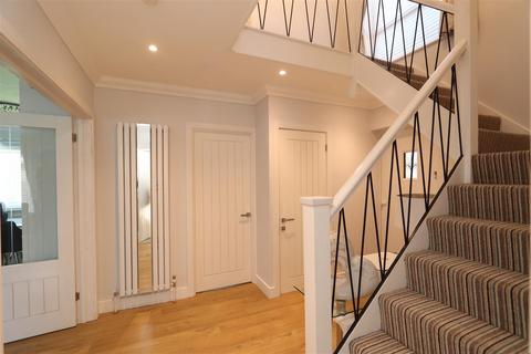 3 bedroom detached house for sale, Mulberry Hill, Shenfield, Brentwood