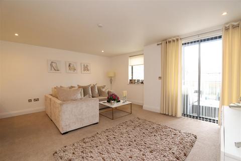 2 bedroom apartment for sale, Coptfold House, New Road, Brentwood,