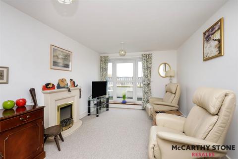 1 bedroom apartment for sale, Martello Court, Jevington Gardens, Eastboure
