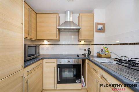 1 bedroom apartment for sale, Martello Court, Jevington Gardens, Eastboure