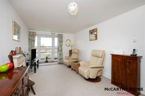 1 bedroom apartment for sale, Martello Court, Jevington Gardens, Eastboure