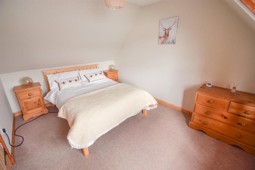 BEDROOM TWO-2.jpg