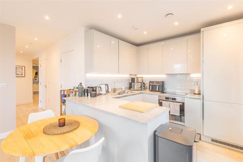 2 bedroom apartment for sale, Lismore Boulevard, Colindale Gardens, Colindale, NW9
