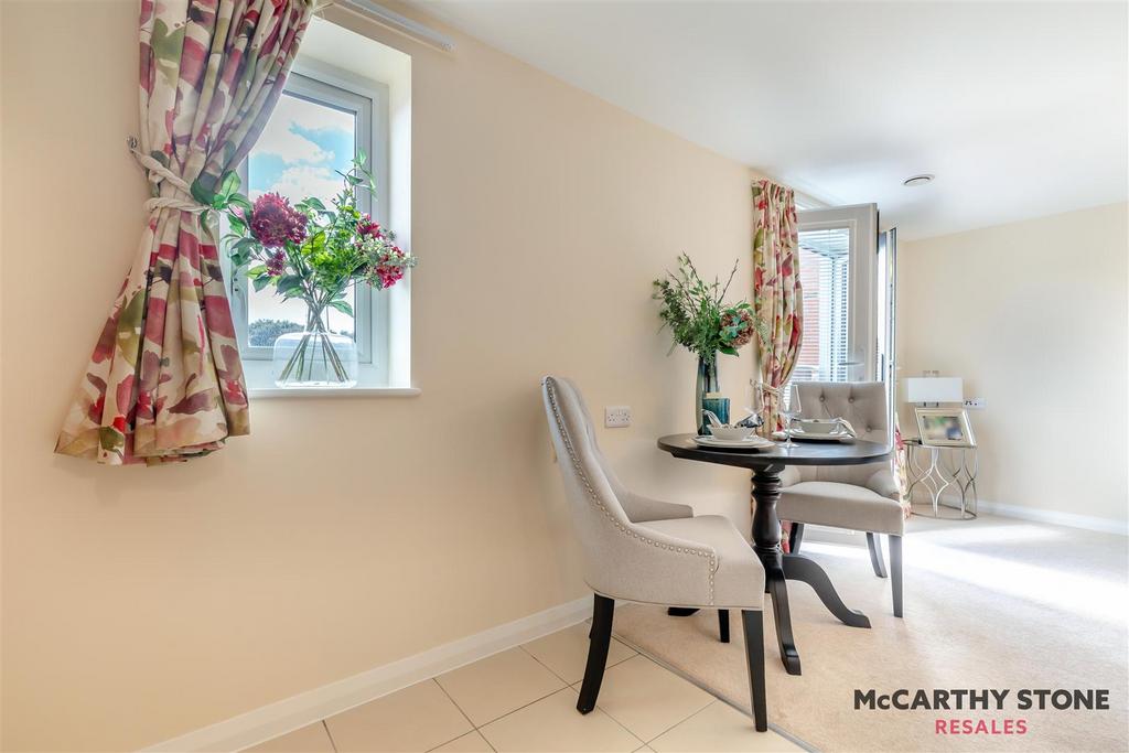 8620456-interior02.jpg