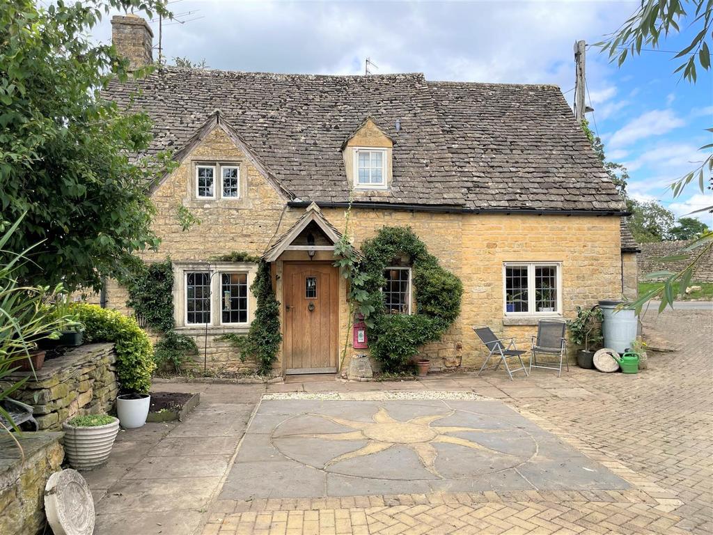 Yew Tree Cottage - MAIN SHOT.JPG