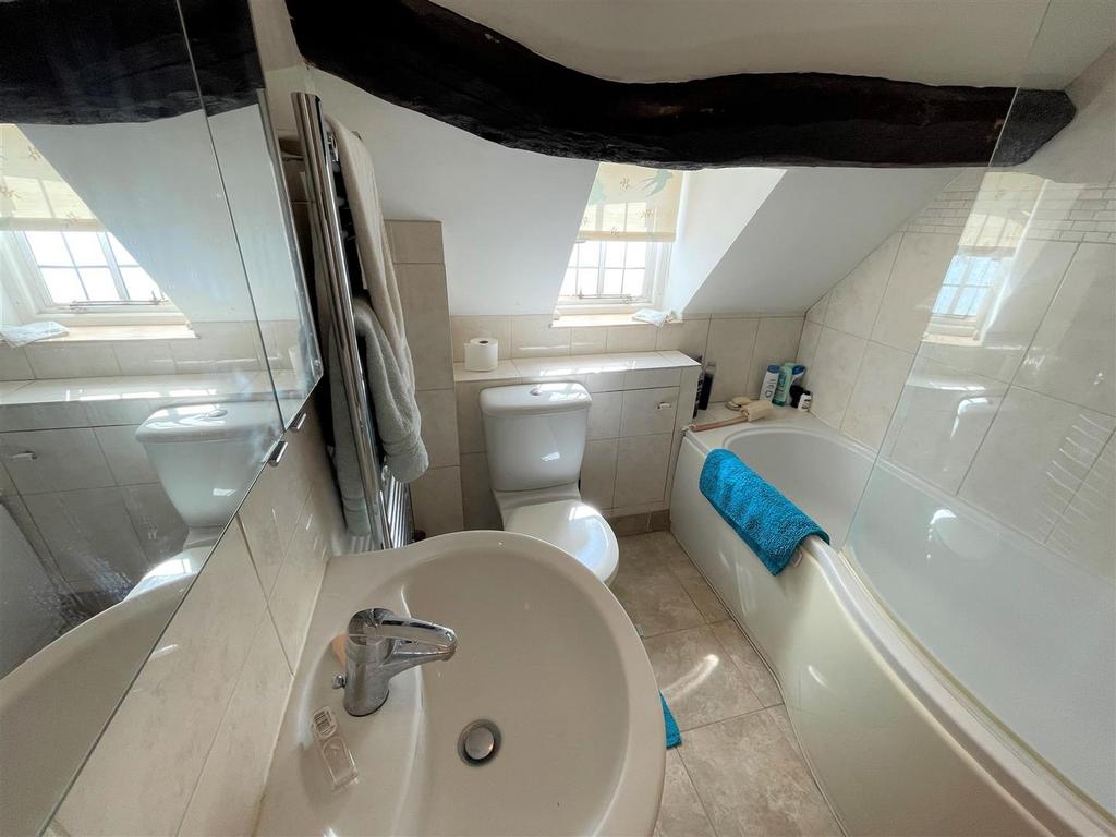 Bathroom.JPG