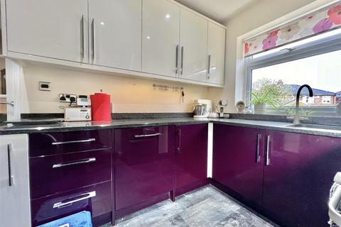 5 Beacon Brow, Bradford, BD6 3DE