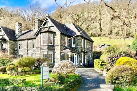 9 bedroom house for sale, Betws-Y-Coed