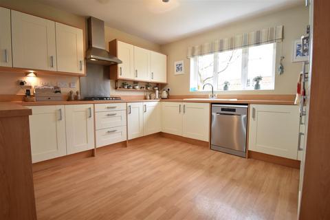 24 Fennel Road, Portishead, Bristol, BS20 7FB
