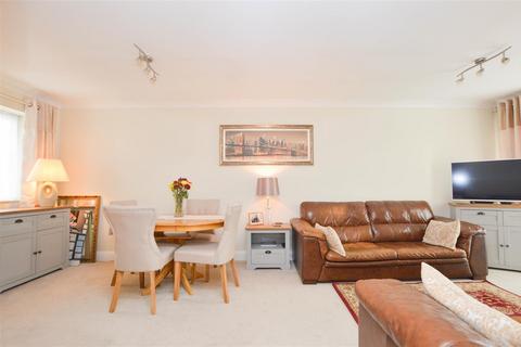 2 bedroom flat for sale - St. Kitts Drive, Eastbourne