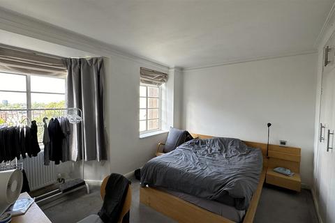 1 bedroom flat for sale, St Johns Court, Finchley Road NW3