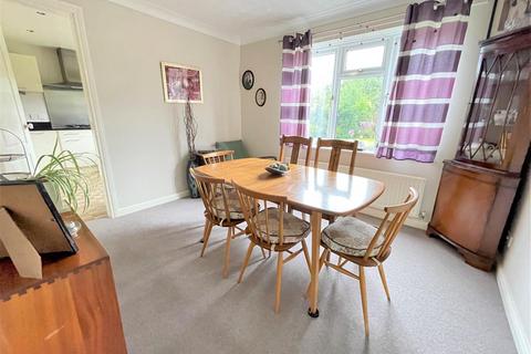 4 Brooks Close, East Bridgford, Nottingham, NG13 8LZ
