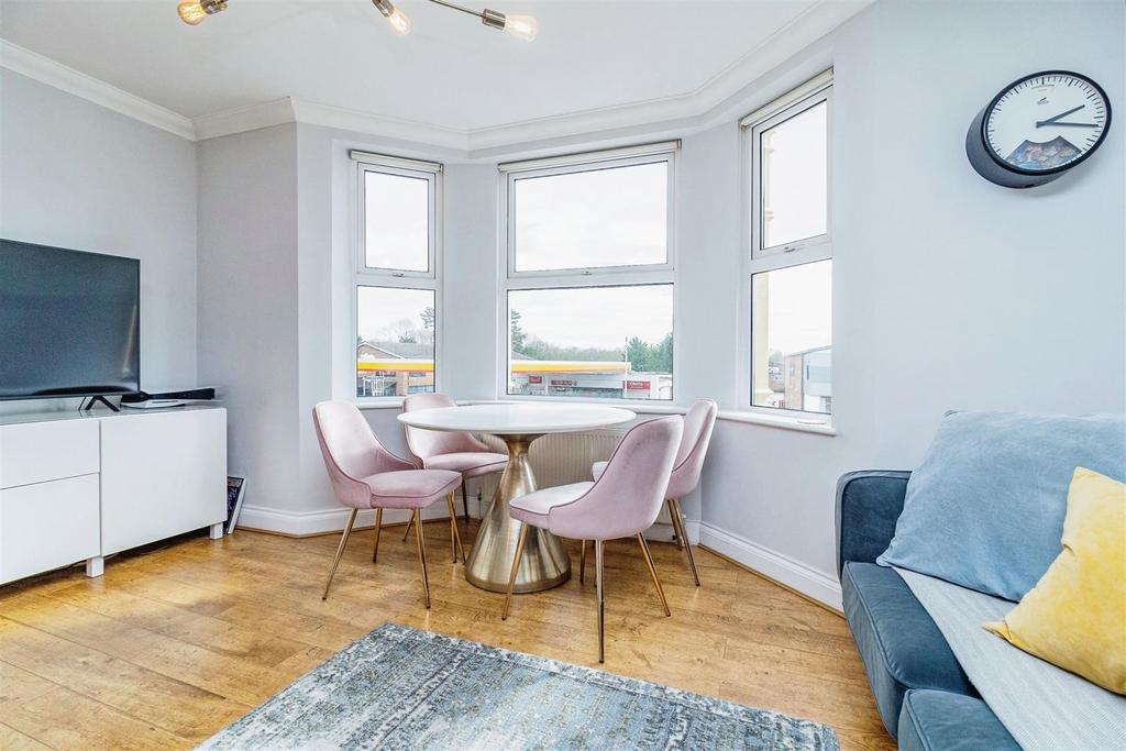 Feature Bay Window