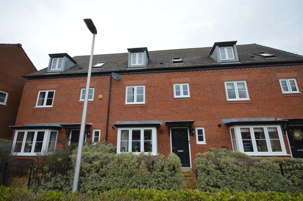 barnton-way-sandbach-4-bed-townhouse-1-450-pcm-335-pw