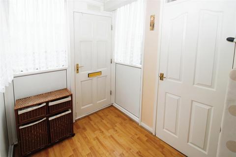 3 bedroom end of terrace house for sale - Perran Close, Bransholme, Hull