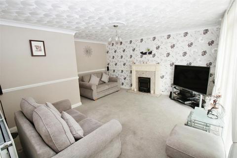 3 bedroom end of terrace house for sale - Perran Close, Bransholme, Hull