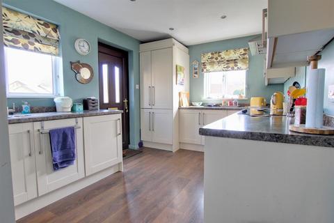 2 bedroom semi-detached bungalow for sale - Hereford Close, Beverley
