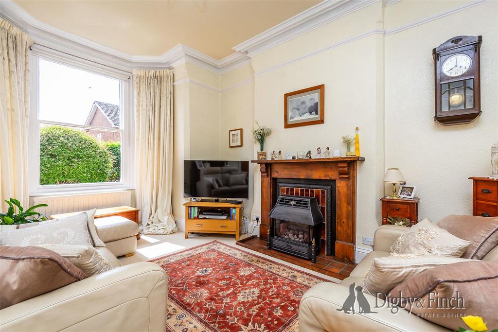 16 Lorne Grove, Radcliffe on Trent, NG12 2 FX-13wat