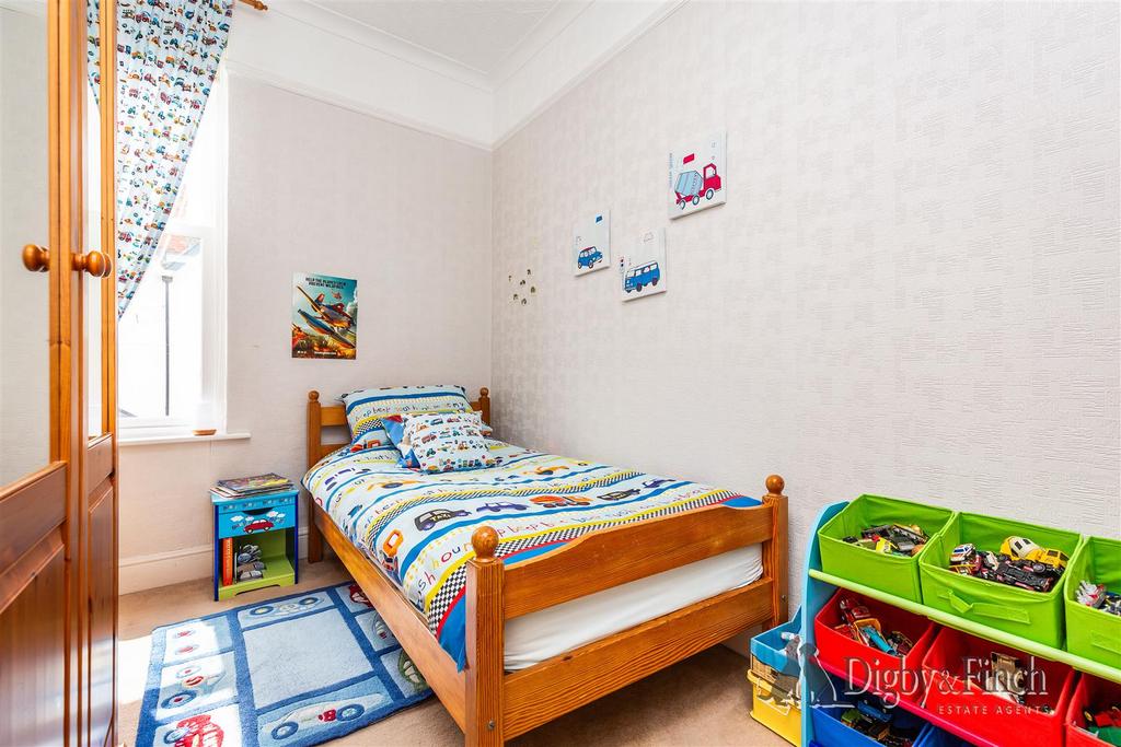 16 Lorne Grove, Radcliffe on Trent, NG12 2 FX-19wat