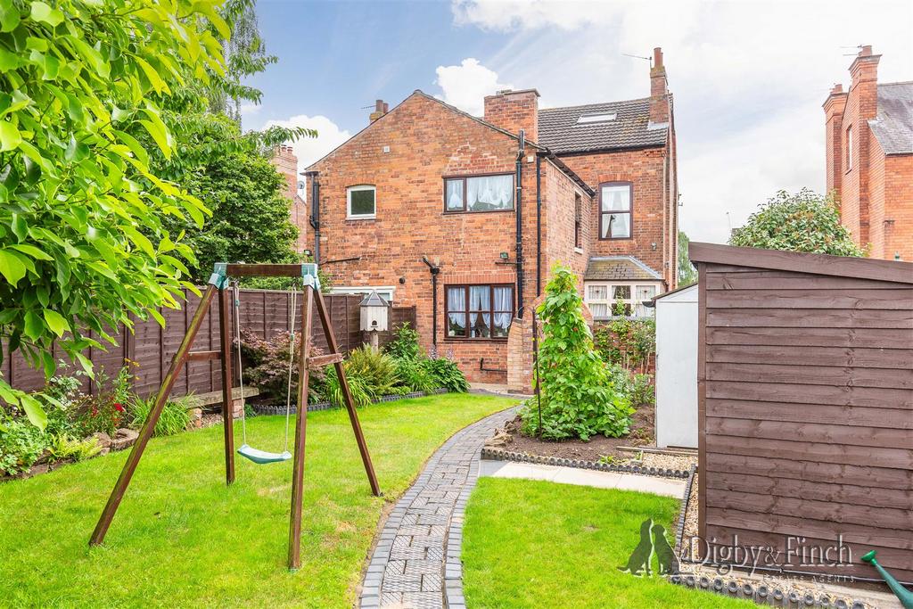 16 Lorne Grove, Radcliffe on Trent, NG12 2 FX-5wate