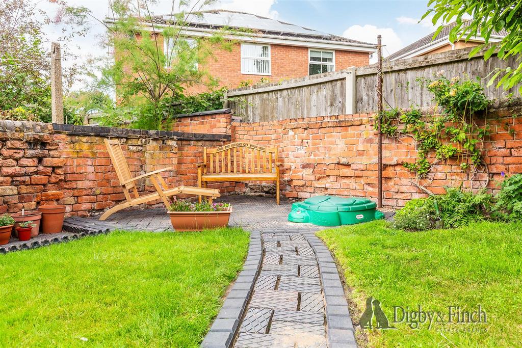 16 Lorne Grove, Radcliffe on Trent, NG12 2 FX-6wate