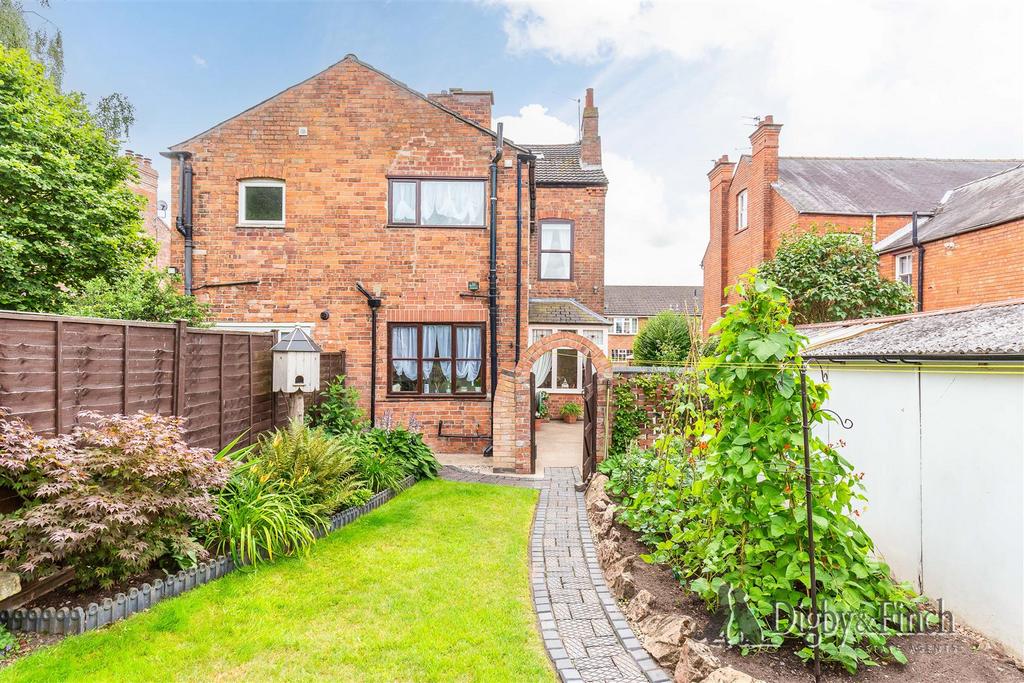 16 Lorne Grove, Radcliffe on Trent, NG12 2 FX-4wate