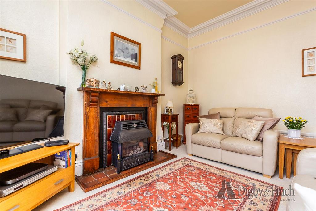 16 Lorne Grove, Radcliffe on Trent, NG12 2 FX-14wat