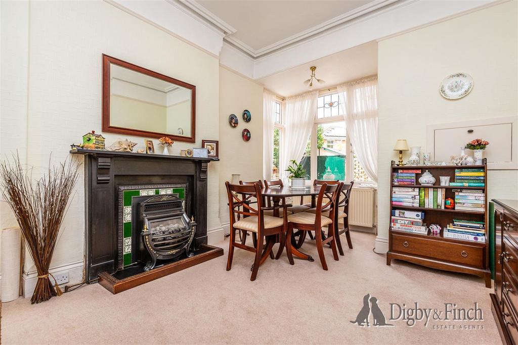 16 Lorne Grove, Radcliffe on Trent, NG12 2 FX-15wat