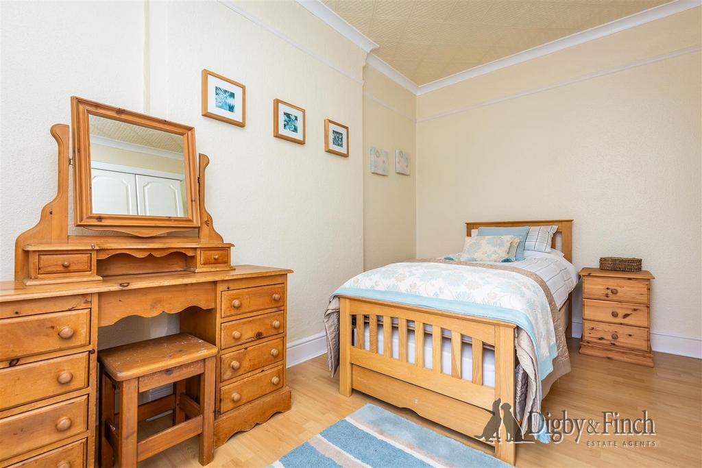 16 Lorne Grove, Radcliffe on Trent, NG12 2 FX-20wat