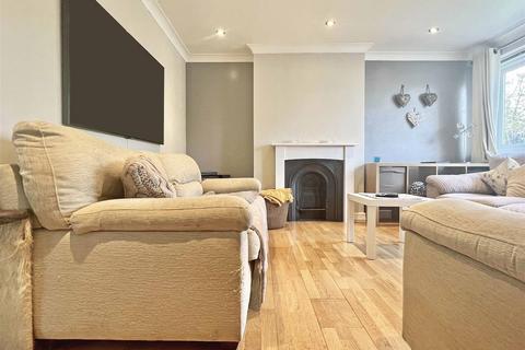 10 Bedells Avenue, Black Notley, Braintree, CM77 8LZ