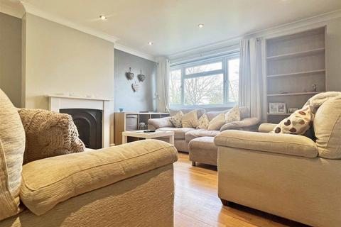 10 Bedells Avenue, Black Notley, Braintree, CM77 8LZ