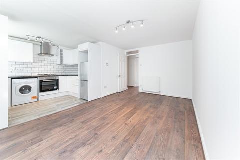1 bedroom apartment to rent, Laburnum Close, London N11