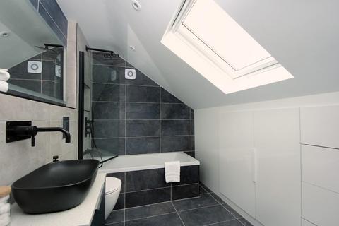 Flat 3, 8 King Edwards Gardens, London, W3 9RG