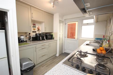3 bedroom terraced house for sale - Long Meadow, Rowley Regis B65