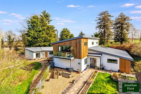 6 bedroom detached house for sale, The Street, Wallington SG7