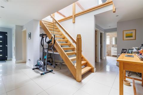 6 bedroom detached house for sale, The Street, Wallington SG7