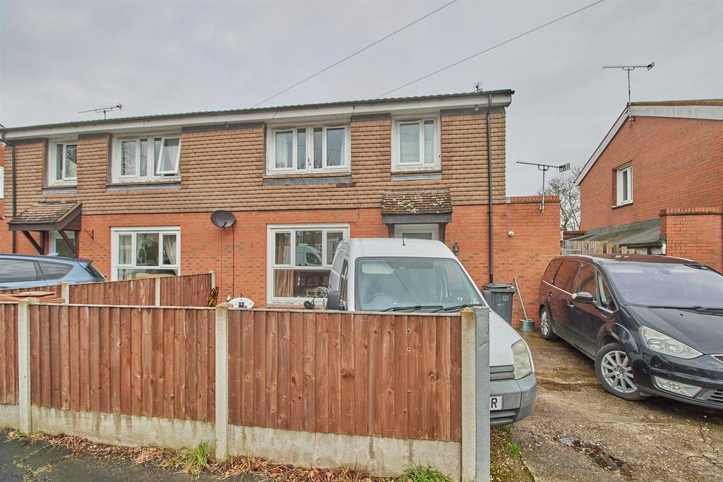 Moore Road, Barwell 3 bed semidetached house £210,000