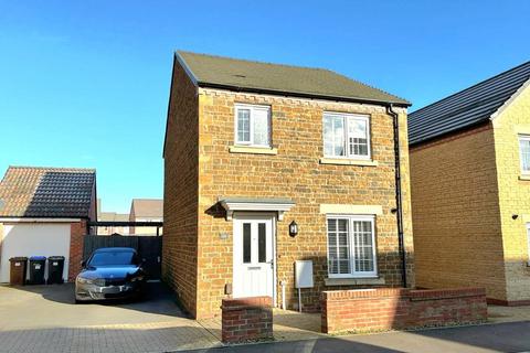 3 bedroom detached house for sale, Mayfly Road, Northampton NN4