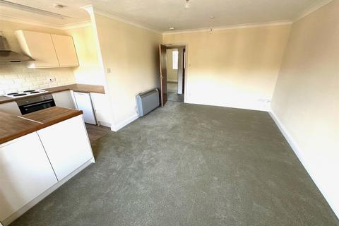 2 bedroom maisonette to rent, Waterside Court, Fleet GU51