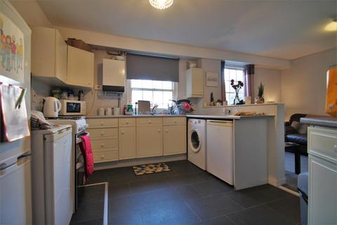 5 bedroom house share to rent, 59A High Street, Gravesend, Kent