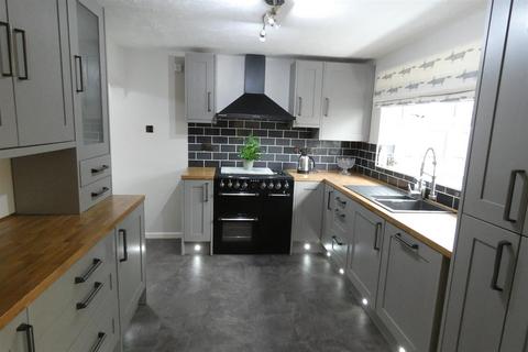 4 bedroom detached house for sale, Millstream Close, Cheadle, Stoke-On-Trent