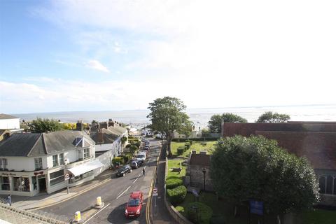 3 bedroom flat for sale, Clements Place, Broadway, Leigh-On-Sea