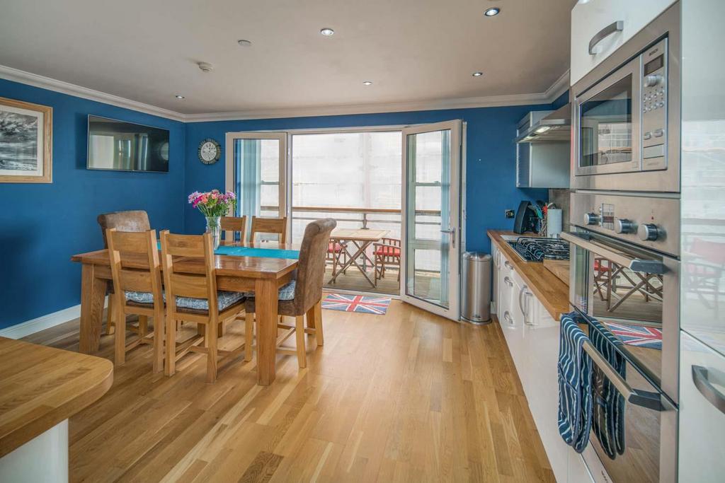 Kitchen Dining Area