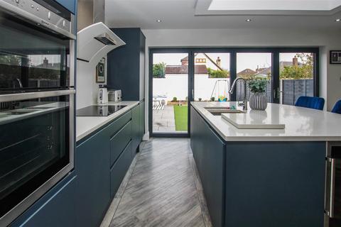 15 Spital Lane, Brentwood, CM14 5NT