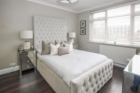 15 Spital Lane, Brentwood, CM14 5NT