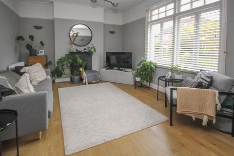 1 bedroom apartment for sale, Rose Valley, Brentwood